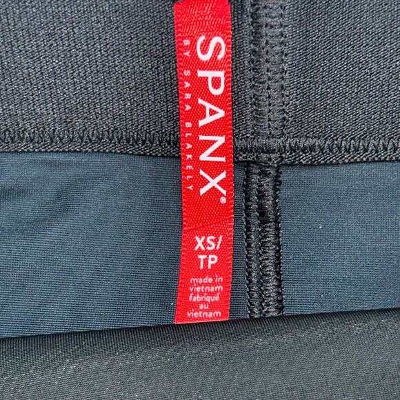 Spanx NWT very black half slip shape wear size XS - Picture 7 of 8